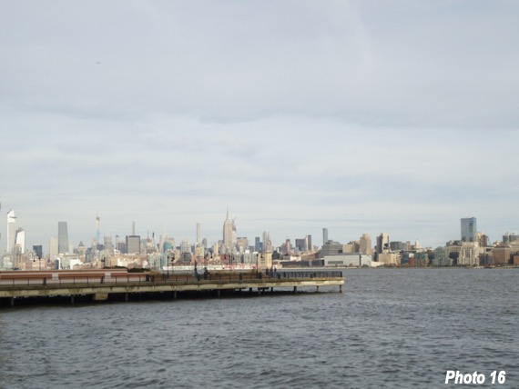 Midtown Manhattan, with the Empire State Building left of center and 432 Park Avenue, currently the tallest occupied residential tower in the world, just left of that.