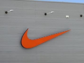 11-05-2017_Nike_Factory_Store,_Retail_Park,_Albufeira_(1).JPG