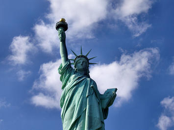 1200px-Liberty-statue-from-below.jpg 1200px-Liberty-statue-from-below.jpg