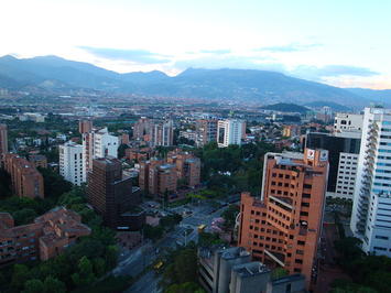 800px-Valley_of_Medellín-_skyline.jpg