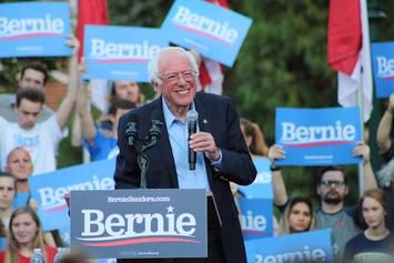 Bernie_Sanders_smiling_at_UNC-Chapel_Hill.jpg Bernie_Sanders_smiling_at_UNC-Chapel_Hill.jpg
