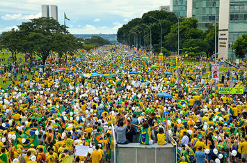Brazil_protest_2016_March.jpg Brazil_protest_2016_March.jpg