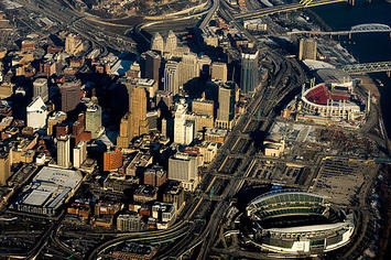 Downtown_cincinnati_2010_kdh.jpg Downtown_cincinnati_2010_kdh.jpg