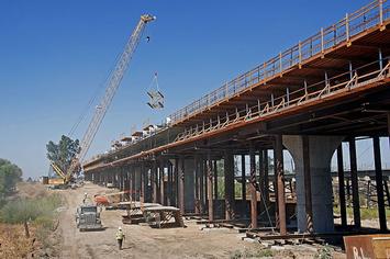 Fresno_River_Viaduct_construction_2016b.jpg Fresno_River_Viaduct_construction_2016b.jpg