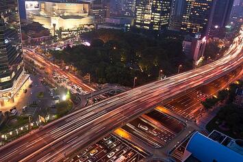 Heavy-traffic_Huashan_Road.jpg