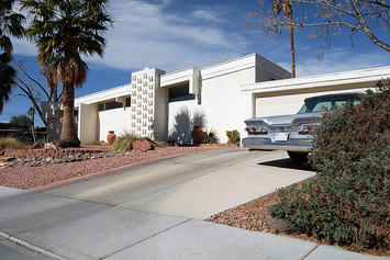 Las Vegas mid-century home with Edsel.jpg Las Vegas mid-century home with Edsel.jpg