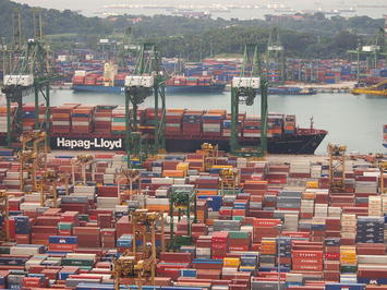 Singapore_Ship_Docks_(PSA)_(6464681311).jpg
