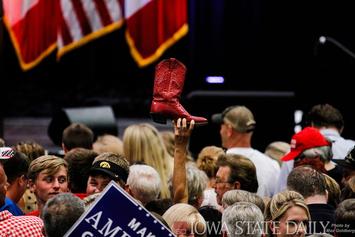 Trump_Cedar_Rapids_(28631732735).jpg Trump_Cedar_Rapids_(28631732735).jpg