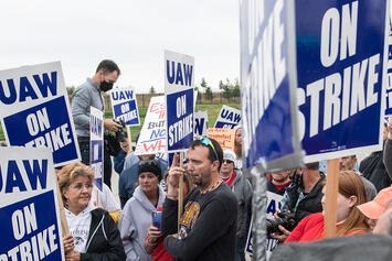 UAW-on-strike.jpg UAW-on-strike.jpg