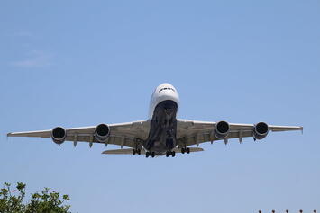 commercial-aircraft-landing.jpg commercial-aircraft-landing.jpg
