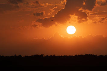 hot-weather-sunset.jpg hot-weather-sunset.jpg