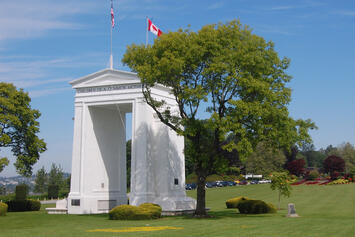 peace-arch-us-canada.jpg peace-arch-us-canada.jpg
