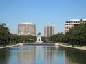 1200px-Hermann_Park,_Sam_Houston_monument,_reflection_pool.JPG