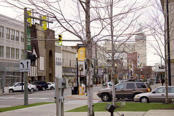 1024px-Youngstown,_Ohio_Central_Square_West_Federal_Street.jpg