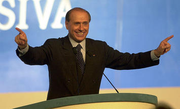 800px-Berlusconi-comizio.jpg
