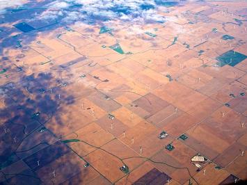 800px-Flying_over_the_midwest.jpg