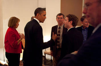 800px-Zuckerberg_meets_Obama_1.jpg