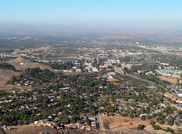 Riverside,_California_view_from_Box_Springs.jpg