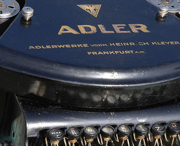 typewriter.jpg typewriter.jpg