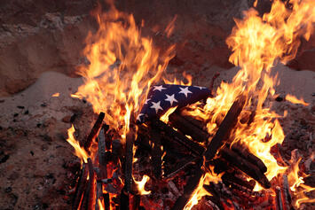 us-flag-burning.jpg